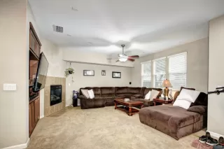 Photo #4: 222150603 Listing