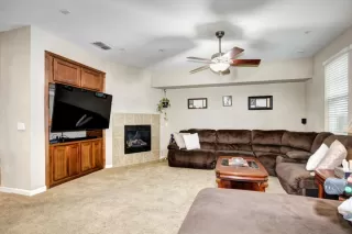 Photo #5: 222150603 Listing