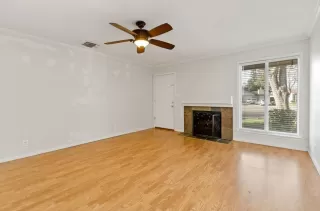 Photo #2: 223000285 Listing