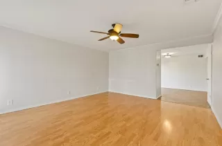 Photo #3: 223000285 Listing