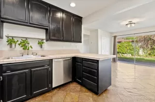 Photo #5: 223000285 Listing