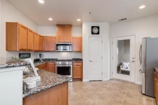 Photo #5: 223000588 Listing