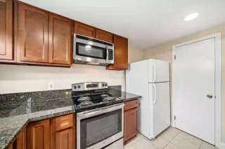 Photo #2: 223000737 Listing 