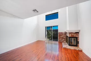 Photo #5: 223000919 Listing