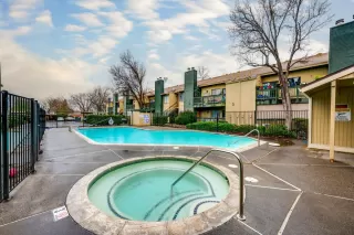 Photo #2: 223001099 Listing