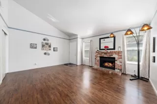 Photo #3: 223001459 Listing