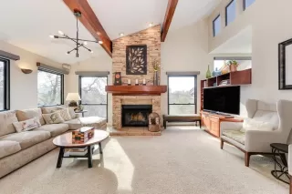 Photo #2: 223001657 Listing