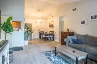 Photo #2: 223002917 Listing 