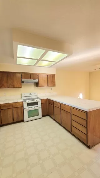 Photo #6: 223003390 Listing
