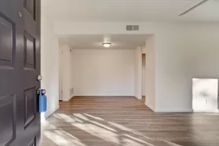 Photo #3: 223005579 Listing 