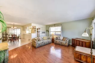 Photo #1: 223006045 Listing