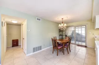 Photo #4: 223006045 Listing