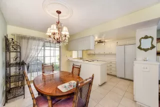 Photo #5: 223006045 Listing