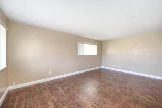 Photo #4: 223007228 Listing