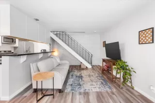 Photo #3: 223007245 Listing