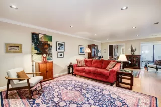 Photo #3: 223007383 Listing