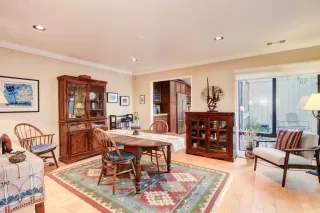 Photo #5: 223007383 Listing