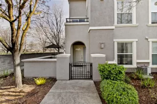 Photo #1: 223007738 Listing