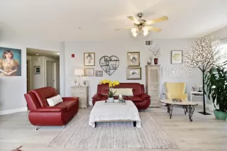 Photo #4: 223007738 Listing