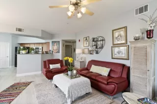 Photo #5: 223007738 Listing