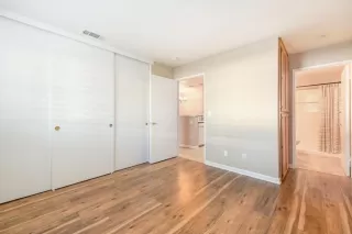 Photo #3: 223007783 Listing