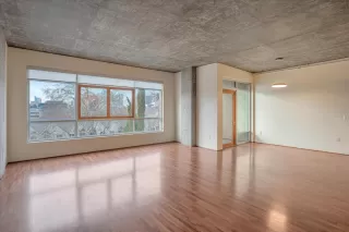 Photo #2: 223009796 Listing