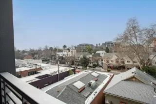 Photo #3: 223009796 Listing