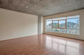 Photo #4: 223009796 Listing