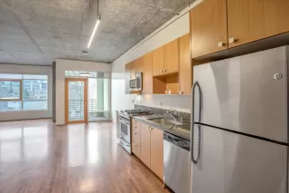 Photo #6: 223009796 Listing