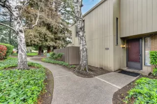 Photo #3: 223010673 Listing