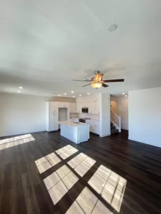 Photo #2: 223011396 Listing