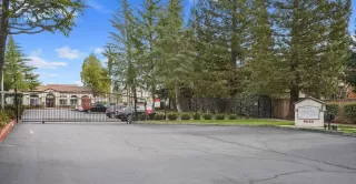 Photo #4: 223012001 Listing