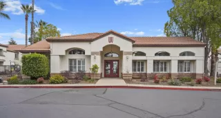 Photo #5: 223012001 Listing