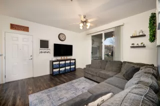 Photo #5: 223012223 Listing