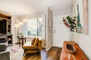 Photo #2: 223013756 Listing