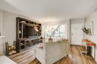 Photo #5: 223013756 Listing