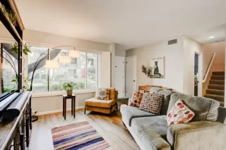 Photo #6: 223013756 Listing