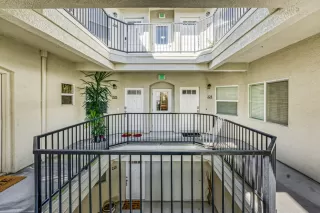 Photo #1: 223013781 Listing