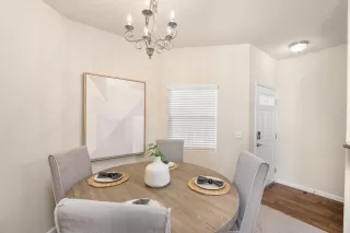 Photo #4: 223013781 Listing