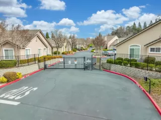 Photo #1: 223014163 Listing