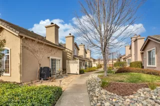 Photo #2: 223014163 Listing