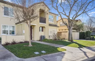 Photo #3: 223014369 Listing