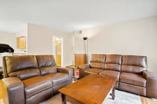 Photo #4: 223014633 Listing