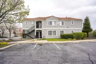 Photo #2: 223014872 Listing 