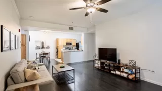 Photo #2: 223014904 Listing