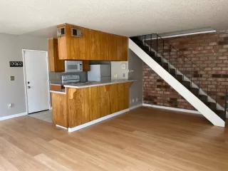 Photo #1: 223015318 Listing