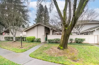 Photo #4: 223015559 Listing