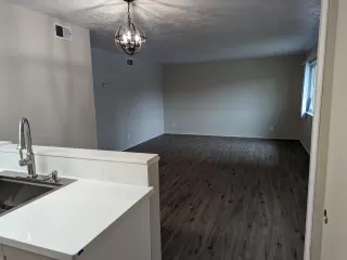 Photo #1: 223015578 Listing 