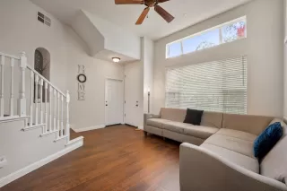 Photo #4: 223015676 Listing