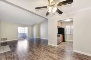 Photo #5: 223016557 Listing